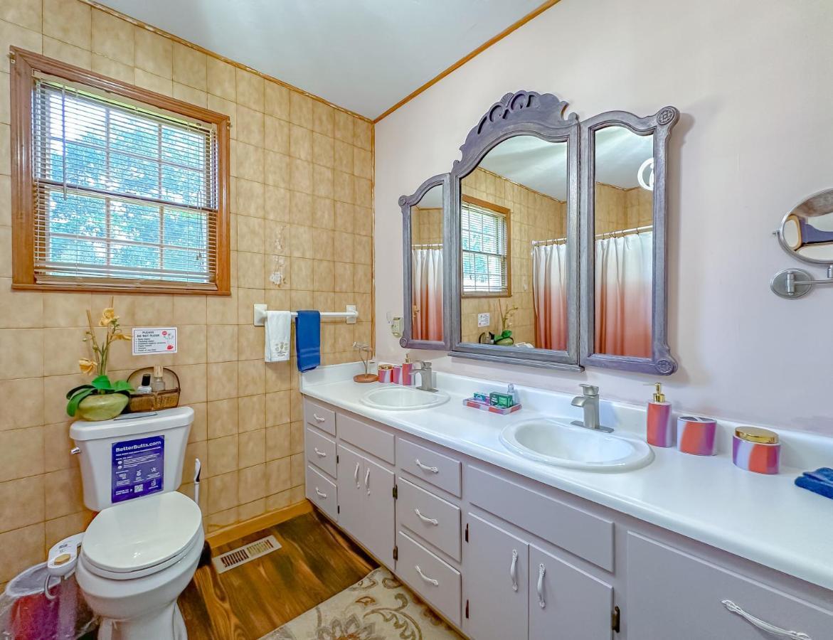 Groups-Hot Tub -Pool- Private-4 Baths Villa Tallahassee Esterno foto